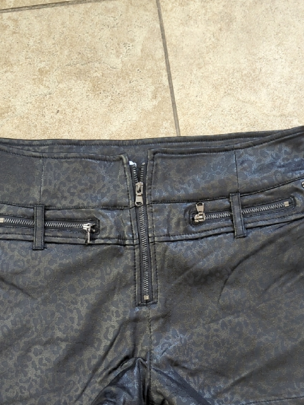 Ramisu Black Leopard-Print High-Waist Faux Leather Shorts with Zip Details - Picture 4 of 11